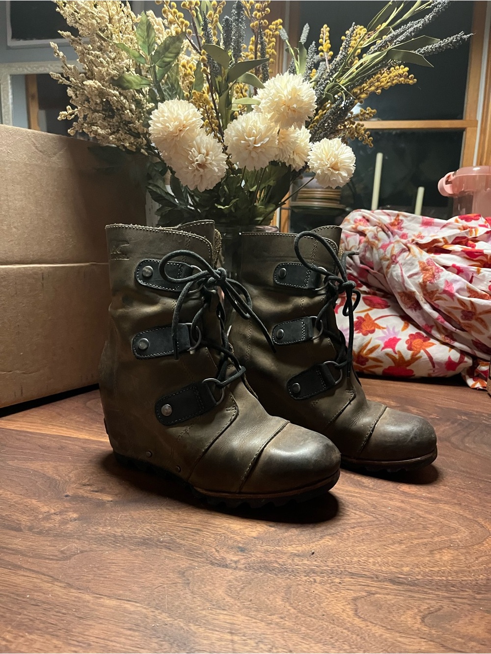 Sorel Women's Joan of Arctic Wedge Mid boots